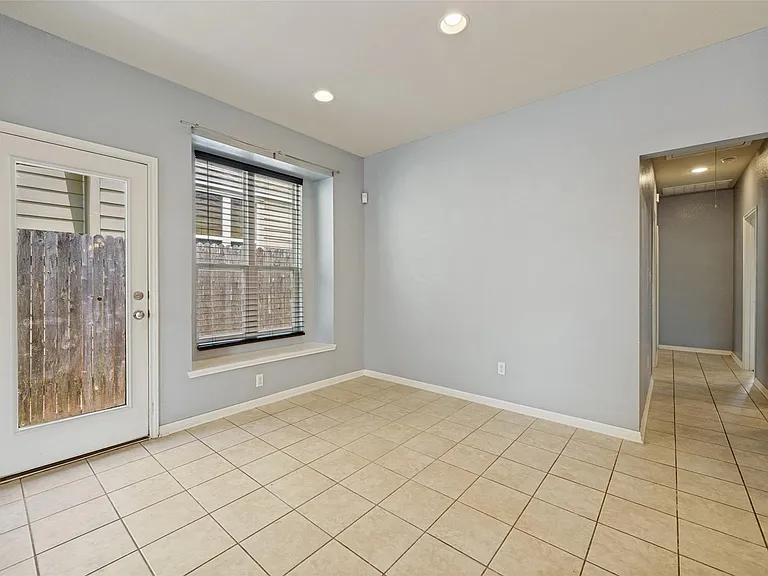 138 Wainscot Oak Way — Photo 5