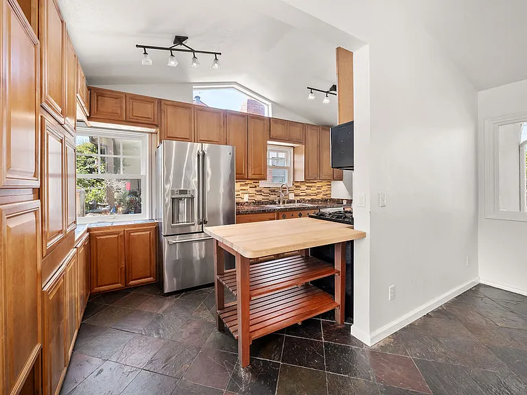 2525 Gail Pl — Photo 7