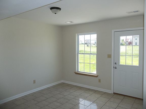 4th image of 709 Cripple Creek Dr