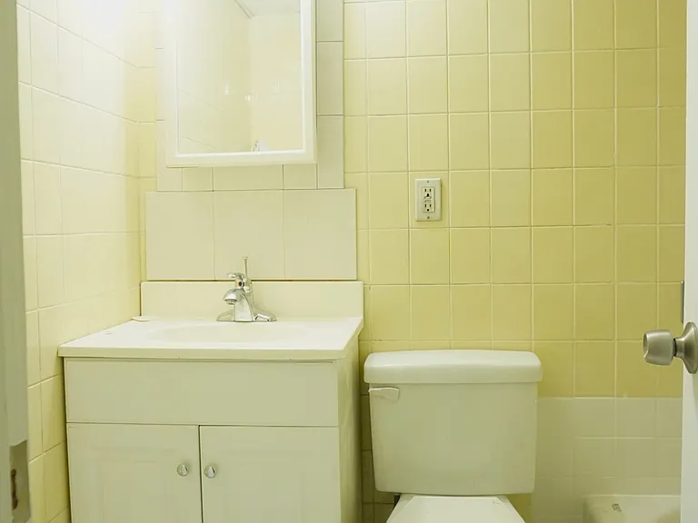 17 Glenville Ave #15 — Photo 13