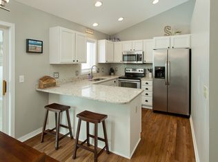 1822 Groveland Way, Shakopee, MN 55379