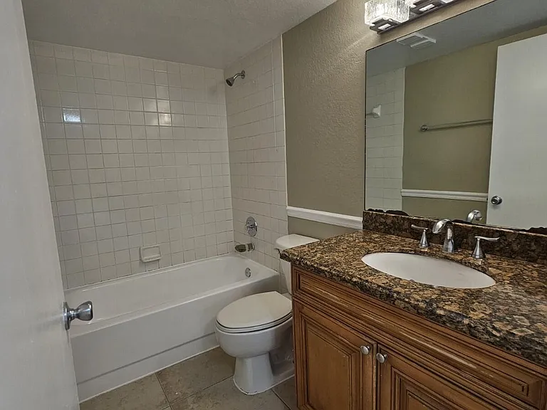 1440 Windorah Way #B — Photo 6