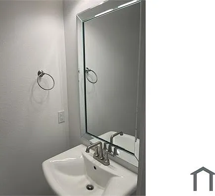 715 Tower Rd — Photo 11