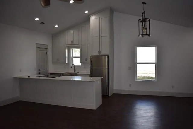 3 bed, 1200 sqft, $1,575 — Photo 2