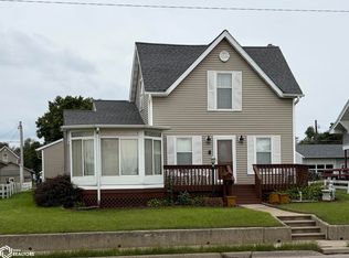 410 N 3rd Ave, Marshalltown, IA 50158