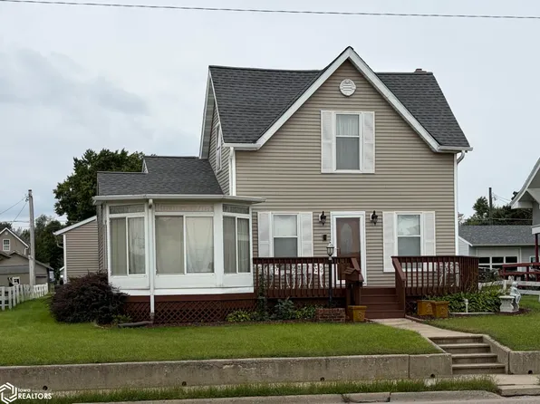 410 N 3rd Ave, Marshalltown, IA 50158