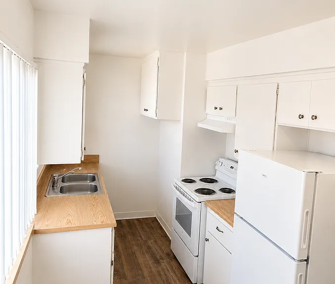 2125 North Ave #24 — Photo 2
