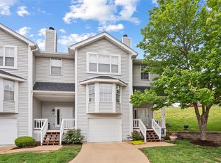 1621 Whispering Creek Dr, Ballwin, MO 63021