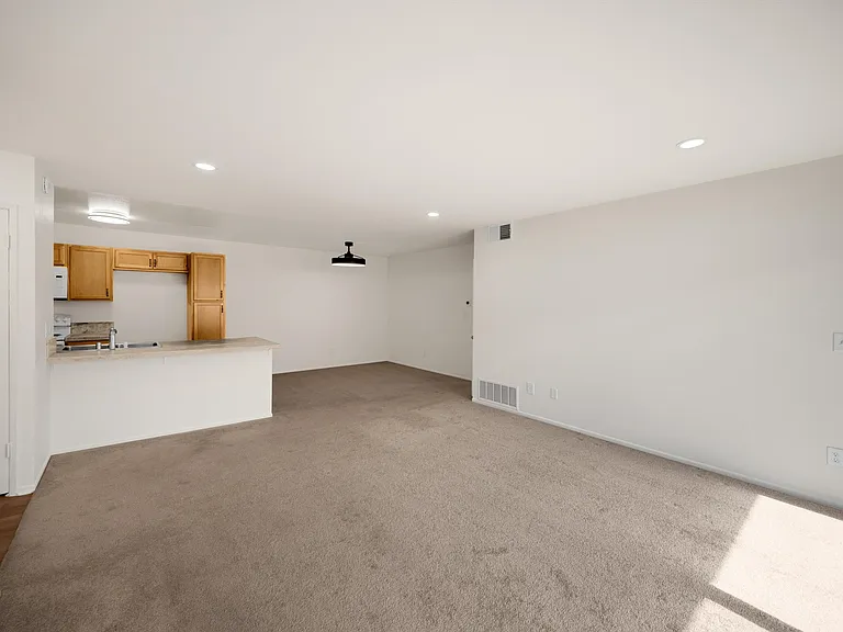 2521 W Sunflower Ave #R8 — Photo 13