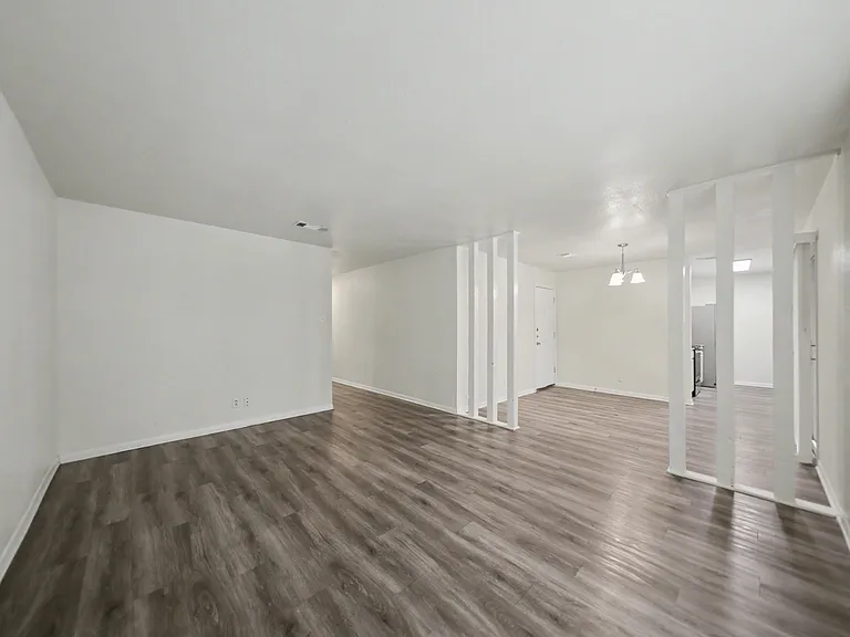2902 Lawndale St — Photo 7