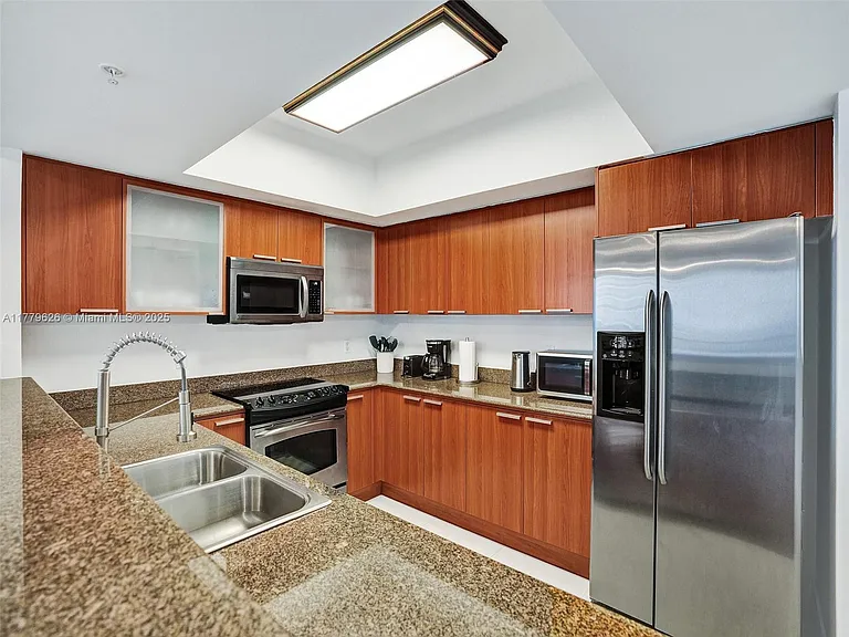 16699 Collins Ave #2305 — Photo 3