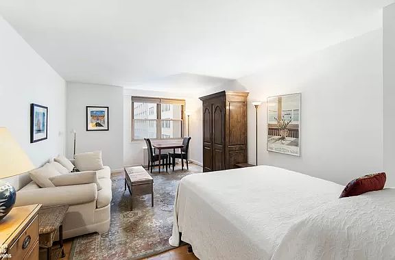 2nd image of 165 W 66th St APT 6L