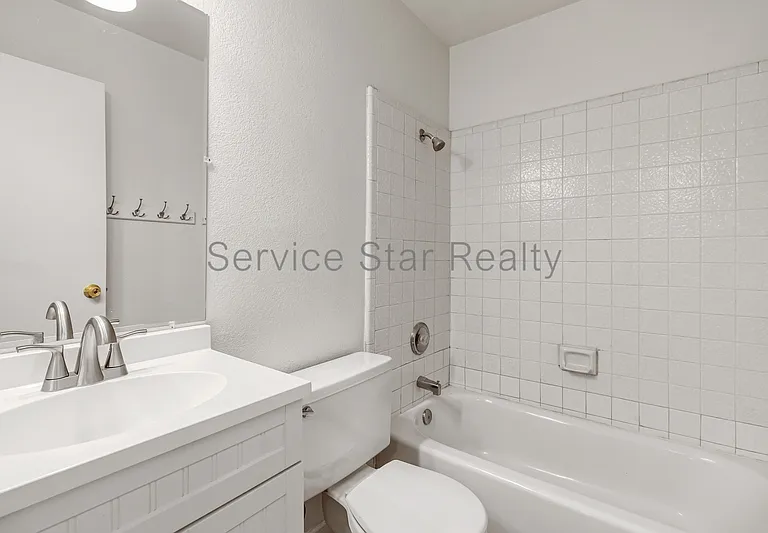909 W Malibu Dr — Photo 12