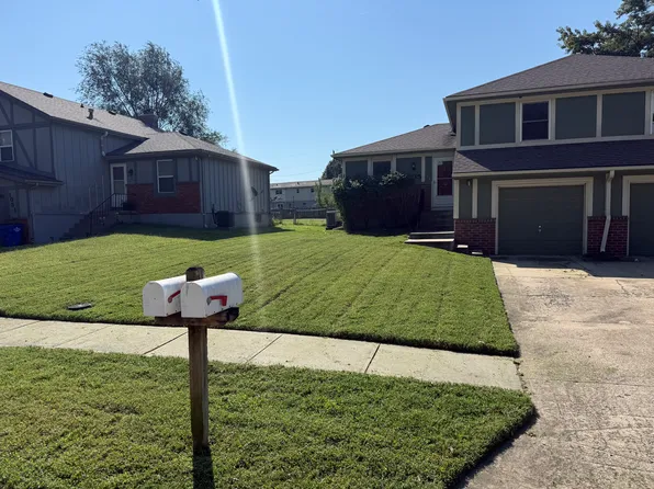 1035 W Sheridan St, Olathe, KS 66061