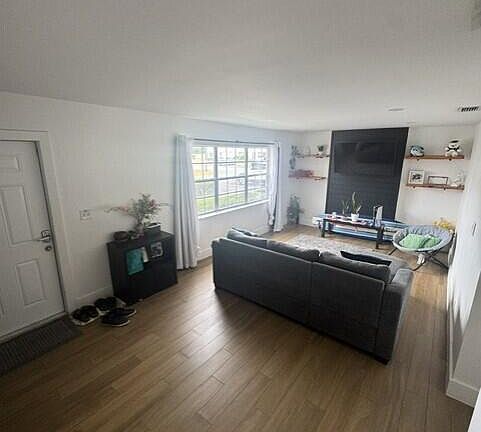 5th image of 1829 SW 81st Way #5
