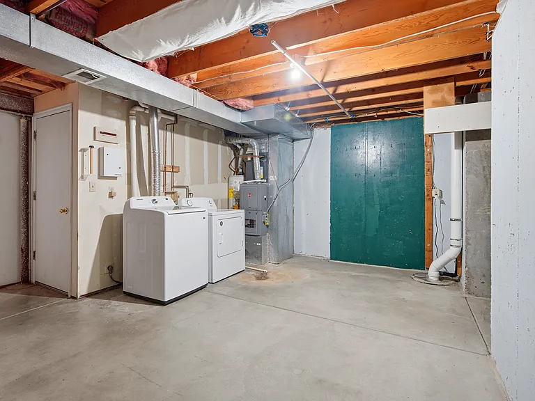 9010 Bear Mountain Dr — Photo 24