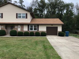 3885 Lake Vista Rd, Akron, OH 44319