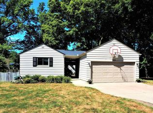 1065 Roxburgh Ave, East Lansing, MI 48823