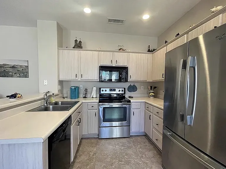 15509 W Coral Pointe Dr — Photo 6