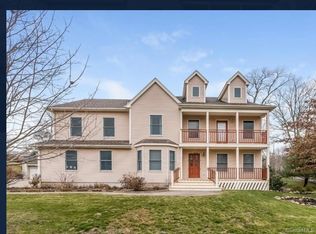23 Giovanni Dr, Waterford, CT 06385