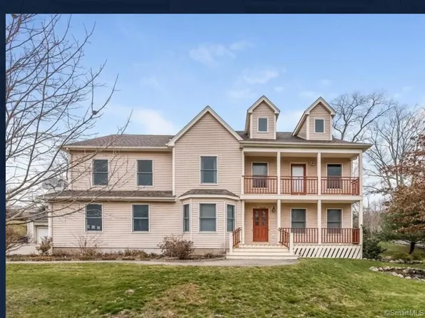 23 Giovanni Dr, Waterford, CT 06385