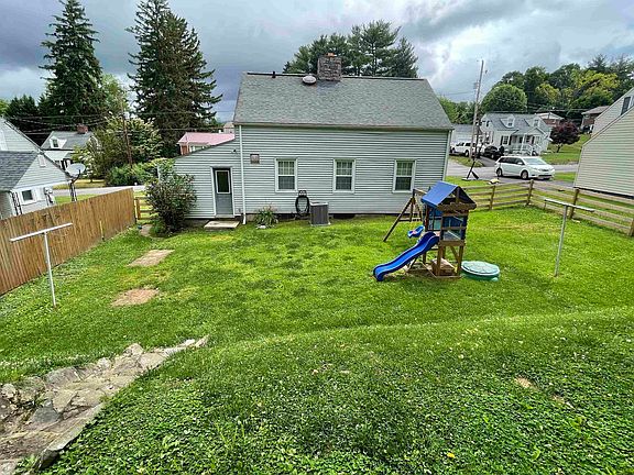 2nd image of 608 Wildwood Dr