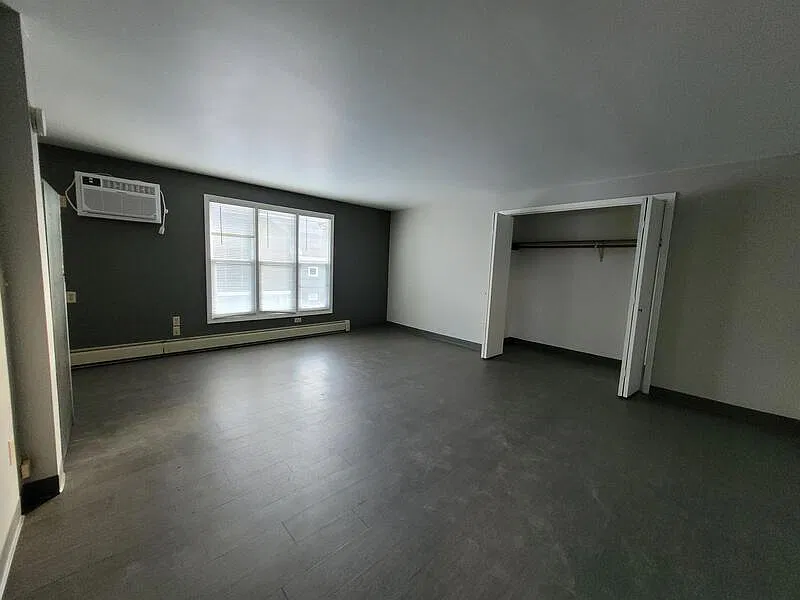 Studio, 1.0 bath, $799 — Photo 3