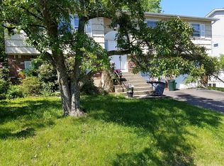 12 Blueberry Hill Rd, Monsey, NY 10952