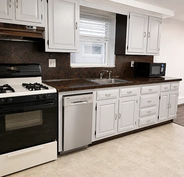 169 W 51st St #1 — Photo 5