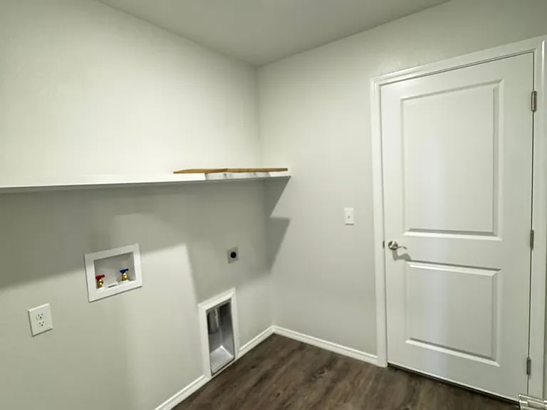 4207 Sunset St — Photo 8