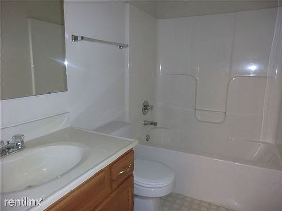 Williams 1152 A Full Bathroom