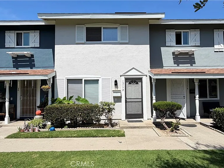 19778 Cambridge Ln — Photo 1
