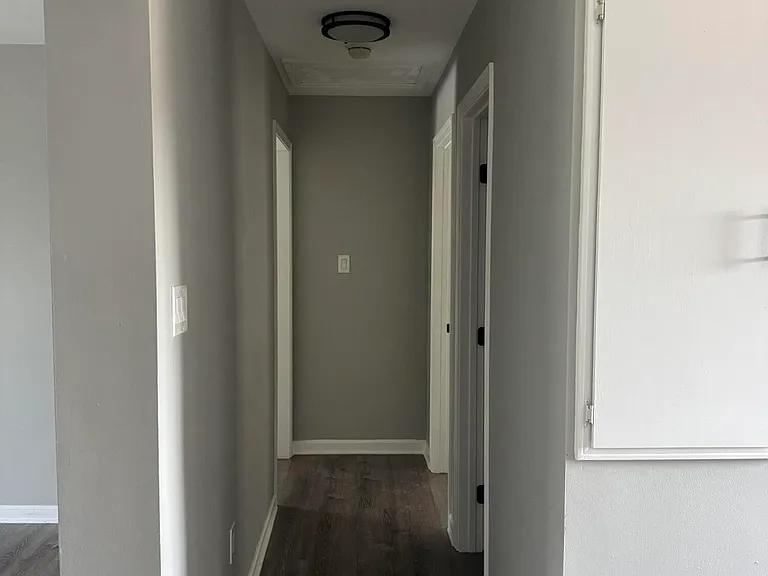 1039 Walker St #D — Photo 5