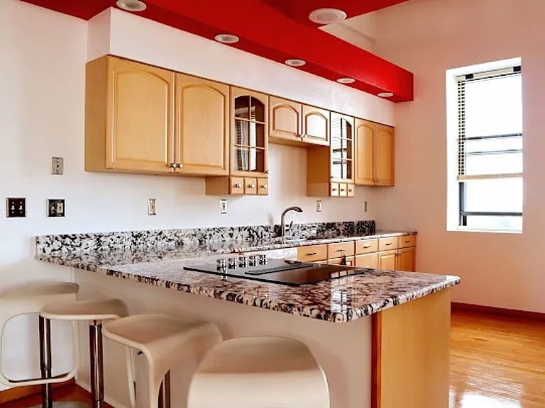 335 N Superior St #5 — Photo 4