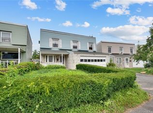 7 Braeburn Ln, Middletown, CT 06457