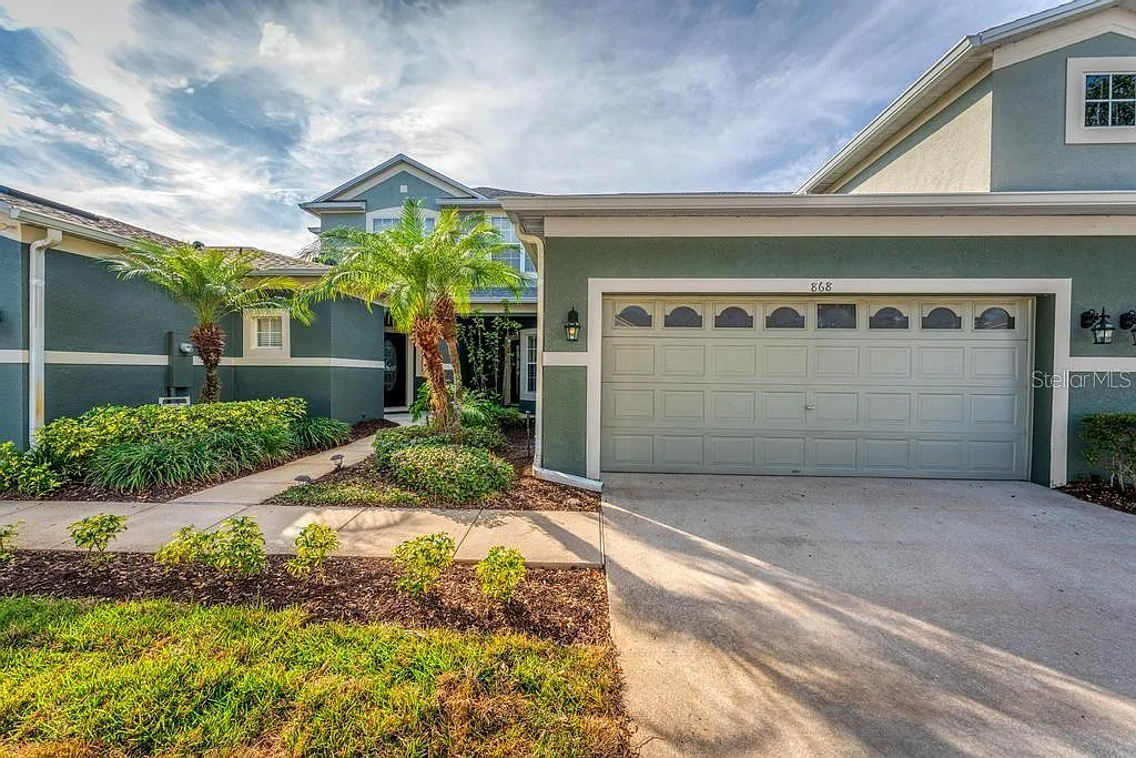 3 bed, 2.5 bath, 1914 sqft, $2,895 — Photo 2