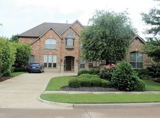 2592 Waters Edge Dr, Grand Prairie, TX 75054