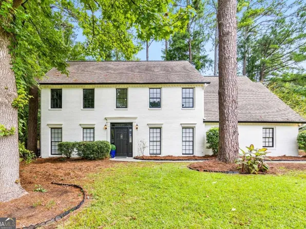 4929 Willow Creek Dr, Woodstock, GA 30188