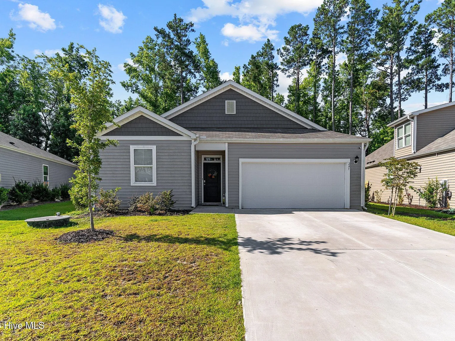 3 bed, 2.0 bath, $2,200 — Photo 1