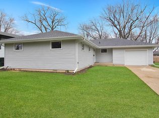 611 Seneca Dr, Aurora, IL 60506