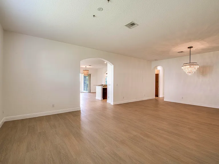 172 Manor Cir — Photo 13