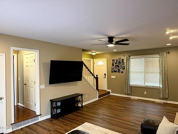 2nd image of 813 Roche De Bouef Ct