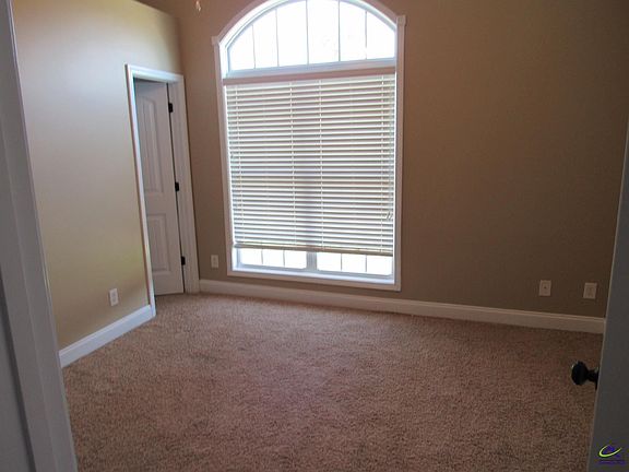5th image of 504 Cheshire Dr