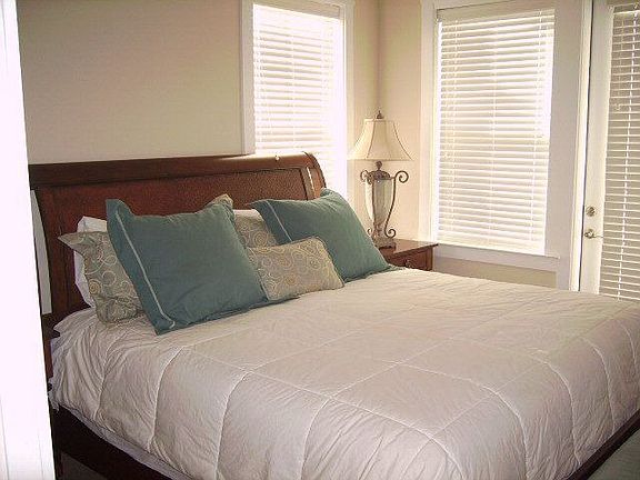 5th image of 4221 Grassy Pointe Dr