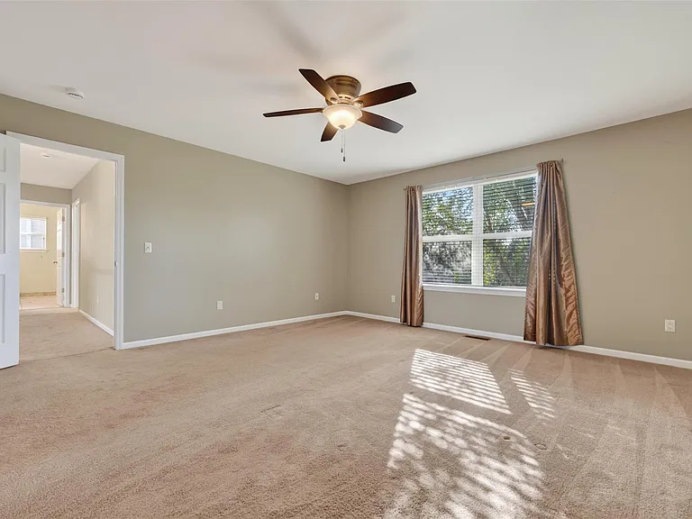 699 Bay Pointe Dr — Photo 32