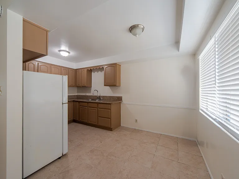 429 N Chapel Ave — Photo 6