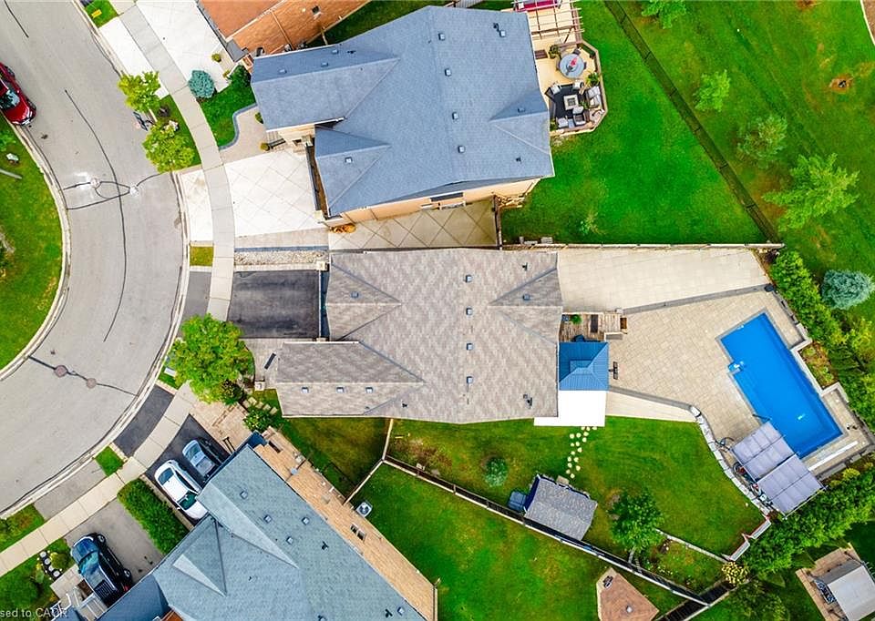 1st image of 200 Giddings Cres