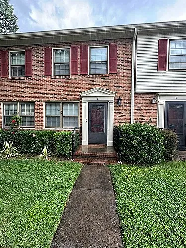 2 bed, 1.5 bath, 900 sqft, $1,595 — Photo 1