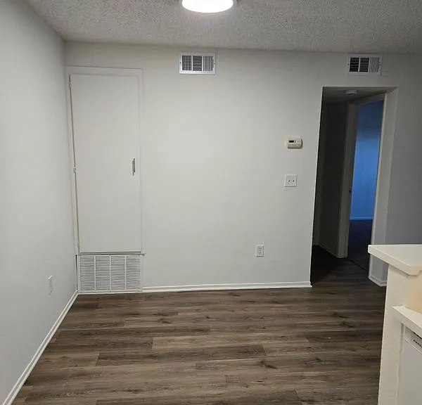 3821 Franklin Ave #1 — Photo 3