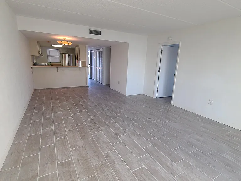 3131 S Ridgewood Ave #203 — Photo 8